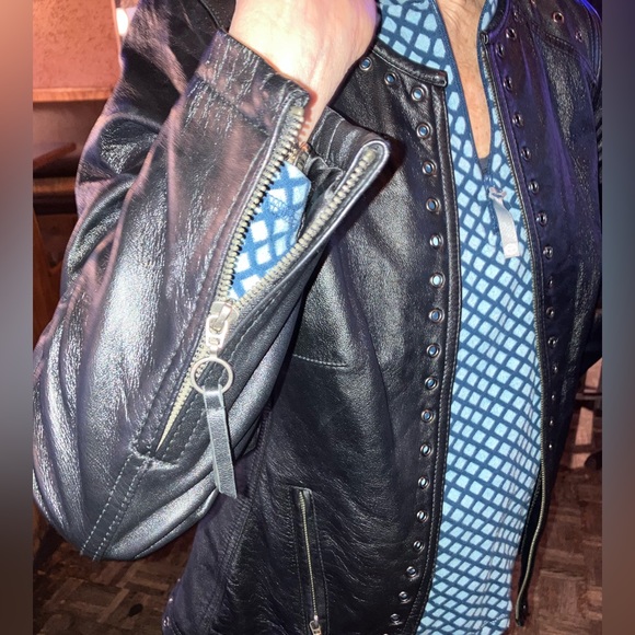 Black Glove-soft Leather Riveted Bikerlike Jacket, XS. Stunning, highest quality - Picture 5 of 9